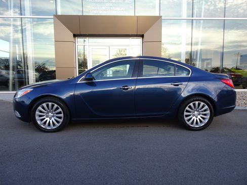 Used 2011 Buick Regal CXL w/ RL4 Preferred Equipment Group image 2