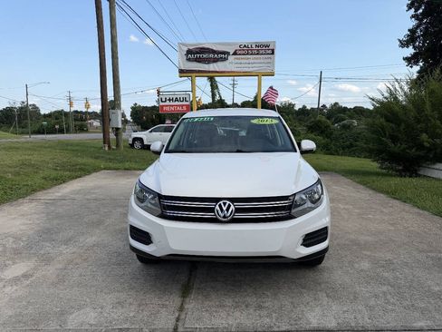 Used 2013 Volkswagen Tiguan S FWD image 2
