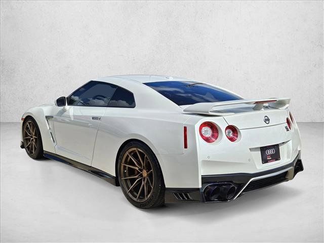 Used 2021 Nissan GT-R Premium AWD/4WD image 7