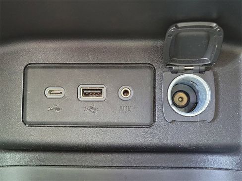 Used 2019 Chevrolet Equinox LT w/ Driver Convenience Package image 29