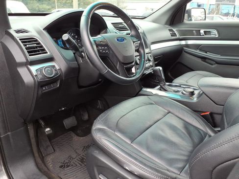 Certified 2017 Ford Explorer XLT w/ Equipment Group 202A image 16