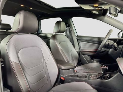 Certified 2026 Volkswagen Jetta GLI Autobahn FWD image 30