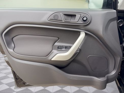 Used 2012 Ford Fiesta SES FWD image 14