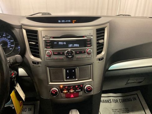 Used 2011 Subaru Outback 2.5i Premium AWD/4WD image 19