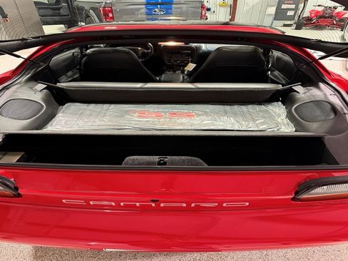 Used 2002 Chevrolet Camaro Z28 w/ SS Performance/Appearance Pkg RWD image 37