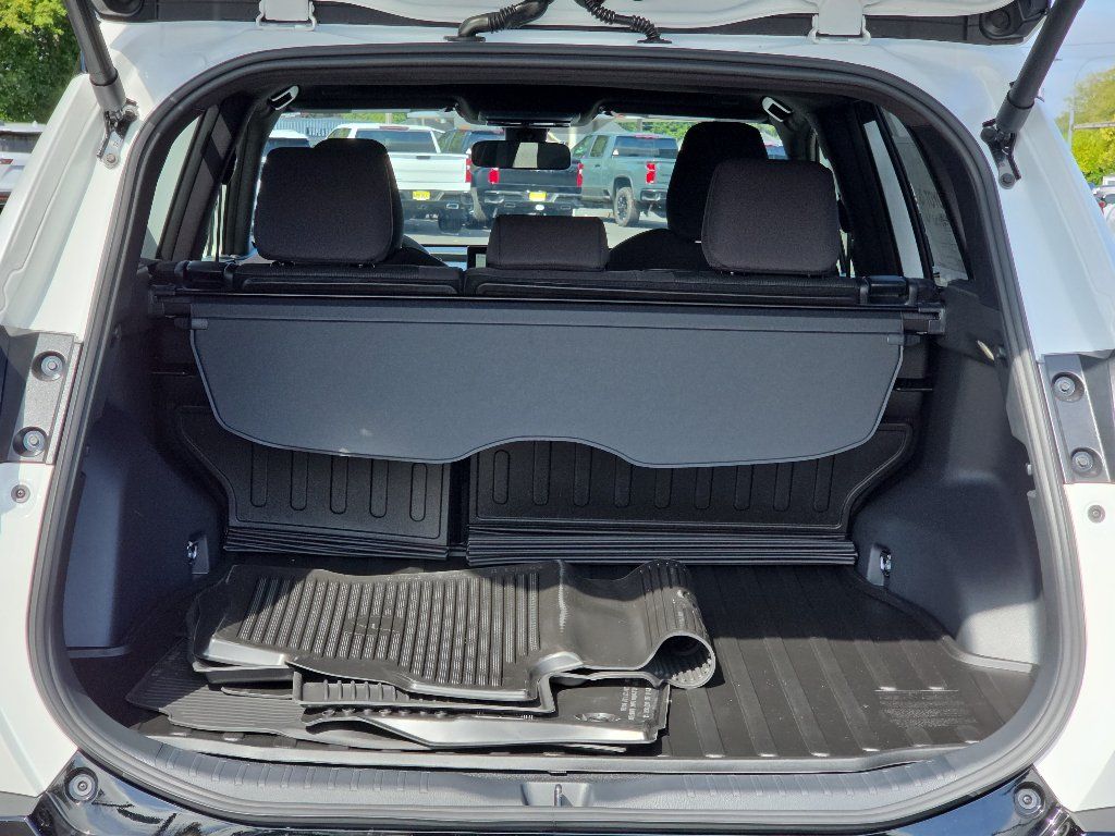 New 2026 Toyota RAV4 SE w/ Convenience Package FWD image 9
