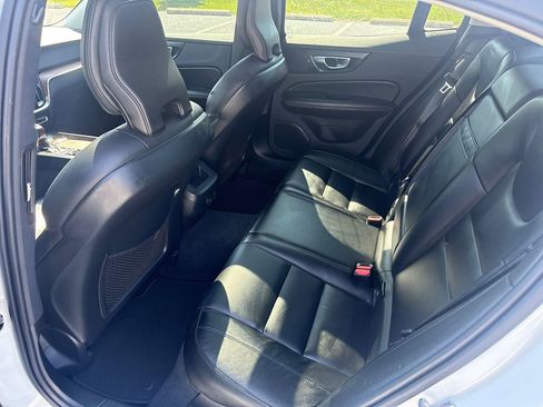 Used 2021 Volvo S60 T6 Momentum w/ Premium Package AWD/4WD image 10