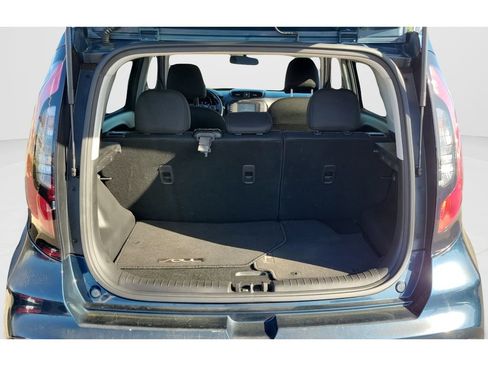 Used 2019 Kia Soul + image 12