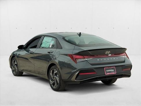 New 2025 Hyundai Elantra Sport image 8