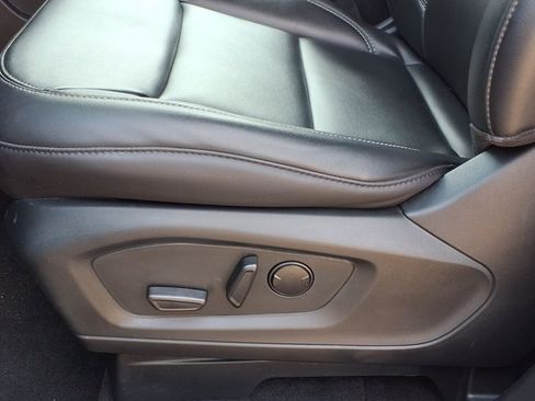 Certified 2024 Ford Explorer XLT w/ Equipment Group 202A AWD/4WD image 5