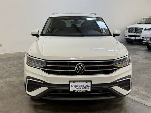 Used 2022 Volkswagen Tiguan SE w/ Panoramic Sunroof Package FWD image 10
