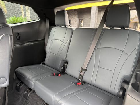 Used 2024 Buick Enclave Premium image 17