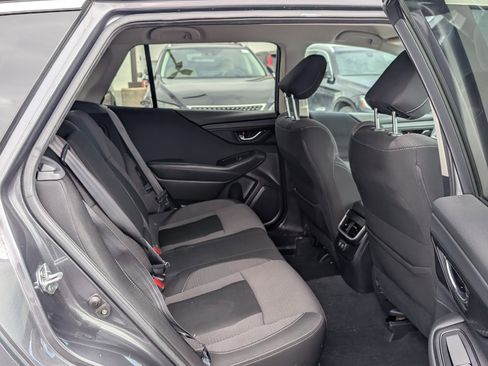 Used 2022 Subaru Outback Premium image 9