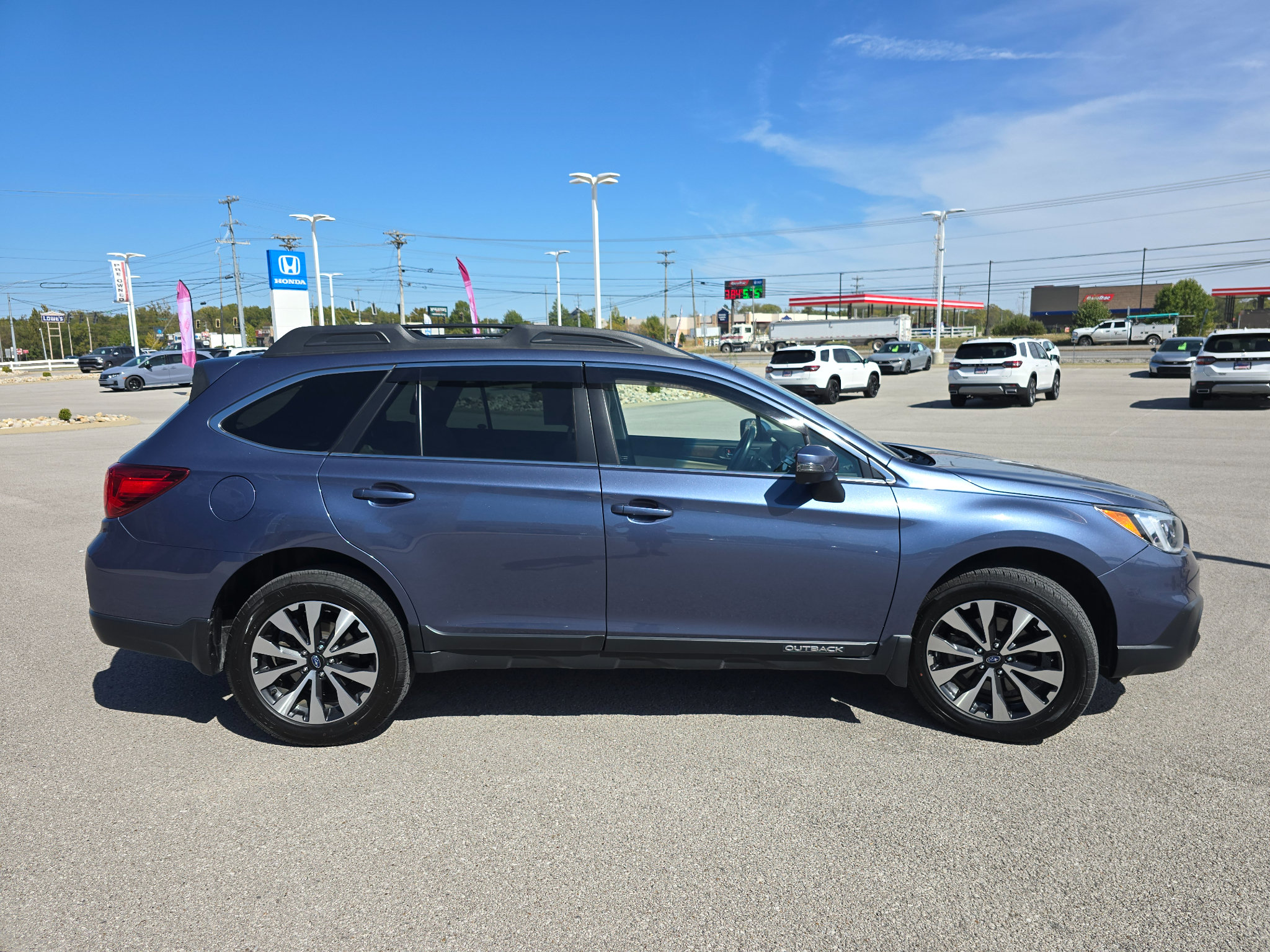 Used 2016 Subaru Outback 3.6R Limited AWD/4WD image 7