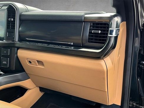 Used 2024 Ford F250 Lariat w/ Chrome Package image 14