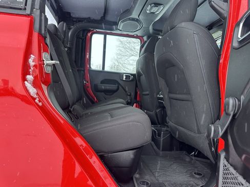 Used 2023 Jeep Gladiator Sport image 22