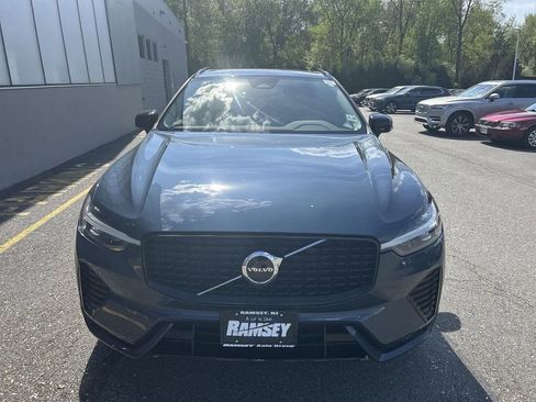 Certified 2024 Volvo XC60 B5 Core w/ Climate Package AWD/4WD image 3