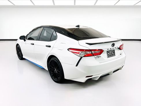 Used 2020 Toyota Camry SE w/ Carpet Mat Package FWD image 6