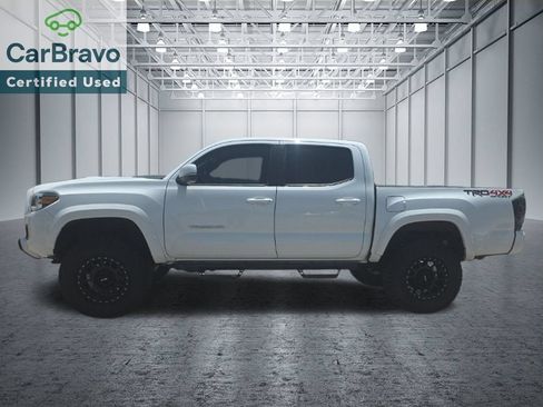 Used 2019 Toyota Tacoma TRD Sport w/ Technology Package AWD/4WD image 3