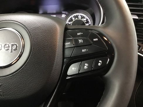 Used 2023 Jeep Cherokee Altitude Lux AWD/4WD image 38
