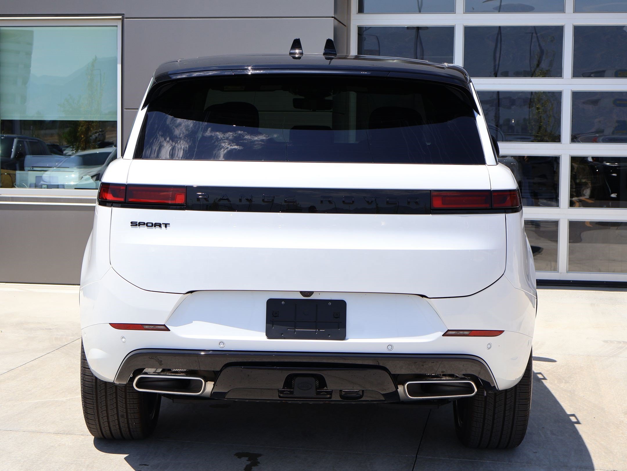 New 2026 Land Rover Range Rover Sport Dynamic SE AWD/4WD image 7