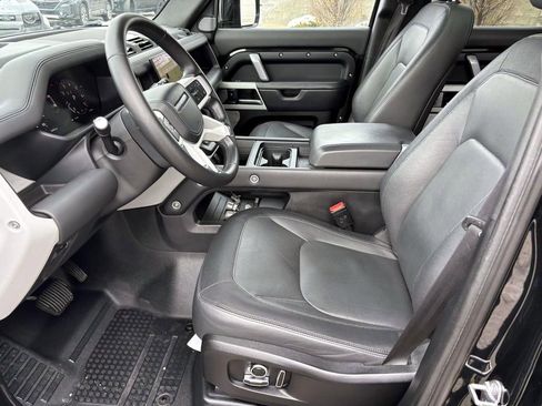 Used 2023 Land Rover Defender 130 X-Dynamic SE image 10