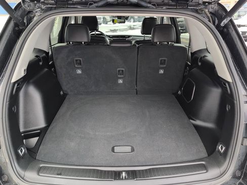 Used 2023 Jeep Grand Cherokee Limited w/ Luxury Tech Group II image 18