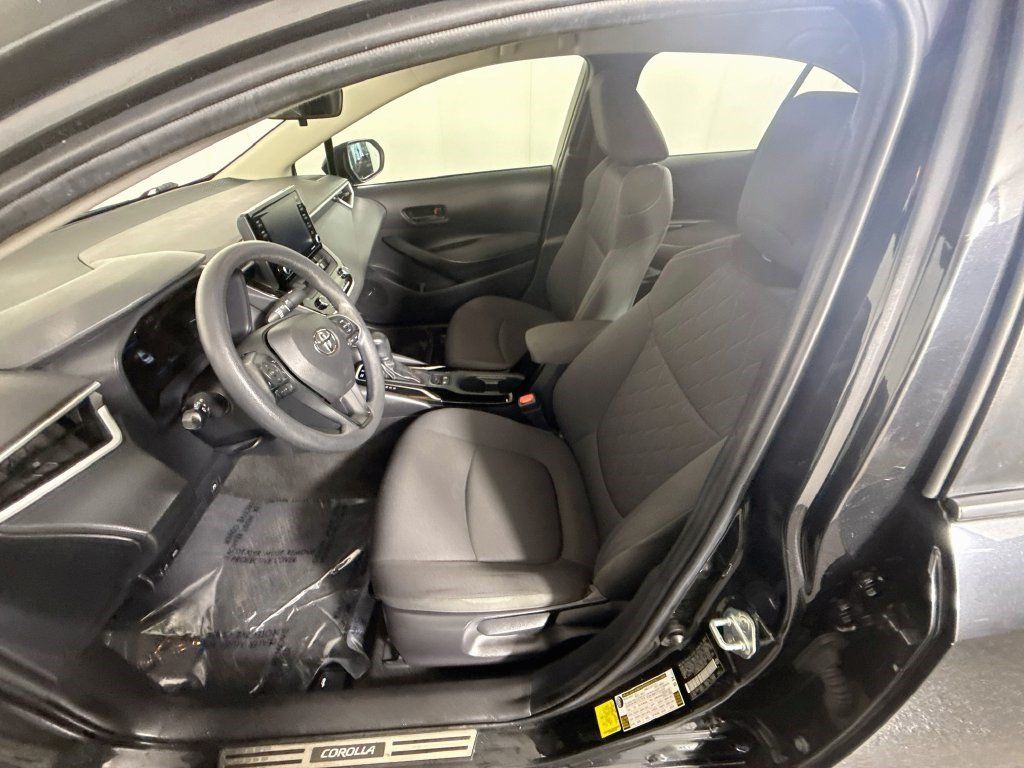 Used 2022 Toyota Corolla LE FWD image 21
