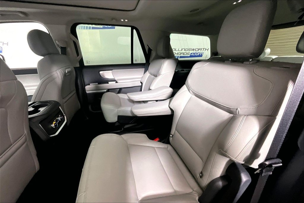 Used 2026 Ford Expedition Active RWD image 21