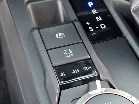 Used 2025 Toyota Tacoma TRD Sport AWD/4WD image 24