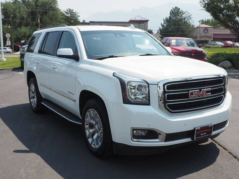 Used 2017 GMC Yukon SLT w/ HD Trailering Package AWD/4WD image 3