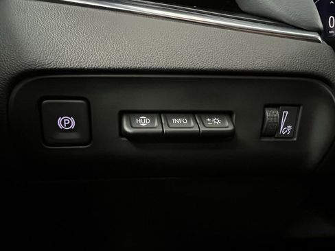 Used 2024 Buick Enclave Premium image 34