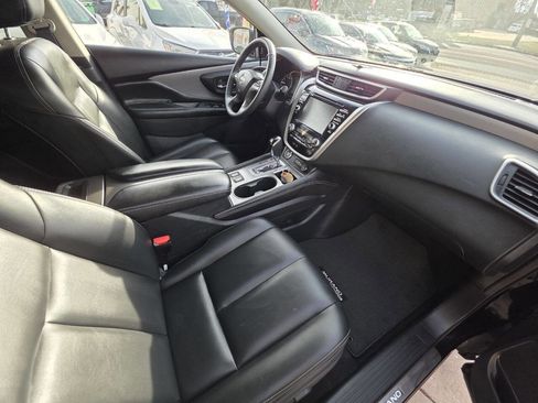Used 2023 Nissan Murano SV w/ SV Midnight Edition Package image 9