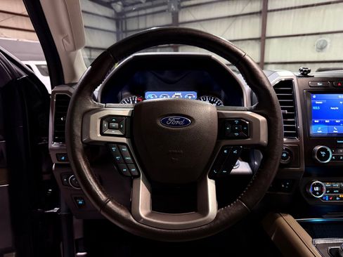 Used 2021 Ford Expedition Max XLT image 30