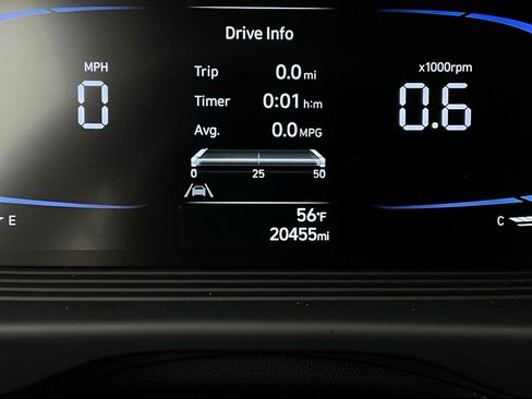 Used 2025 Hyundai Venue SEL image 39