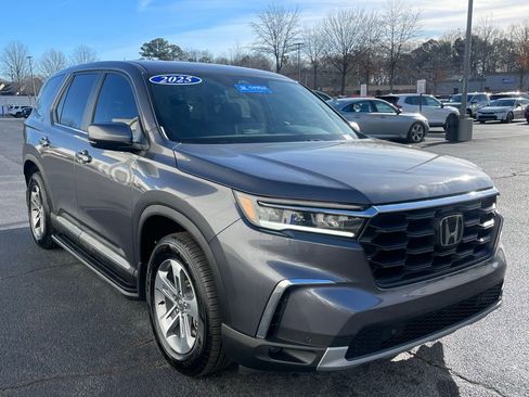 Certified 2025 Honda Pilot EX-L image 8