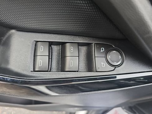 Used 2026 Chevrolet Equinox LT FWD image 27