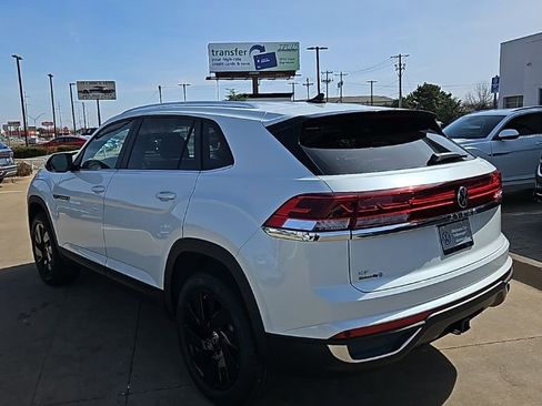 New 2026 Volkswagen Atlas Cross Sport SE image 7