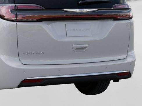 New 2026 Chrysler Pacifica Select FWD image 13