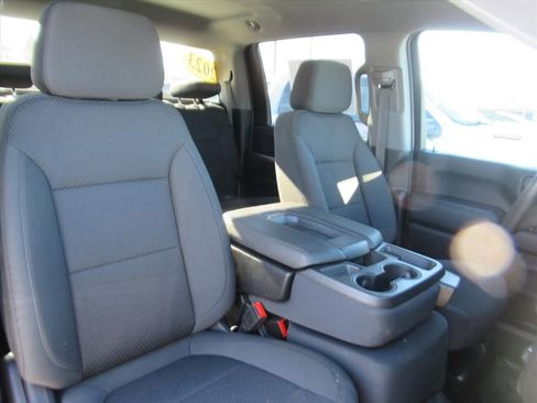 Used 2023 GMC Sierra 3500 Pro w/ Convenience Package image 9