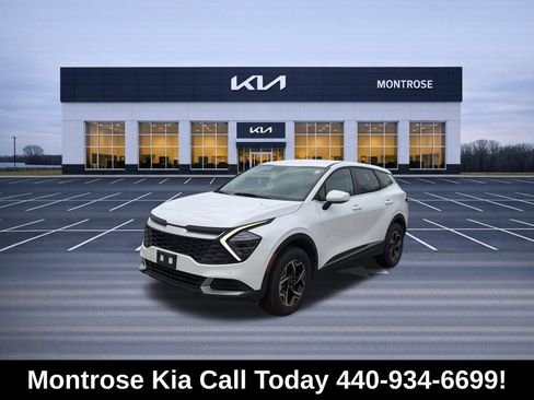 Used 2025 Kia Sportage LX image 1