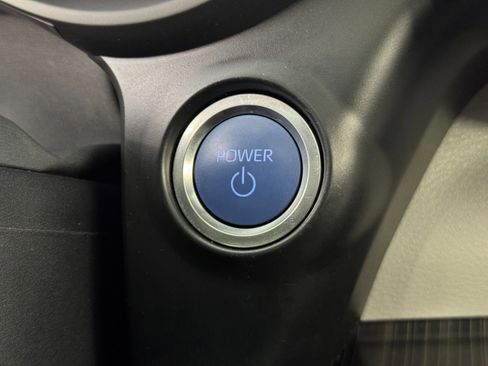 Used 2024 Toyota Sienna Limited image 25