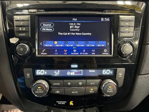 Used 2020 Nissan Rogue SV AWD/4WD image 30