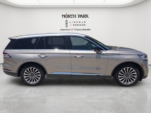 Used 2020 Lincoln Aviator Reserve w/ Elements Package Plus RWD image 6