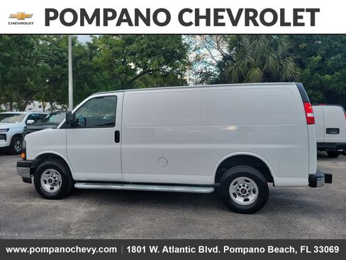 Used 2024 GMC Savana 2500 w/ Driver Convenience Package image 6