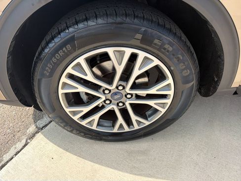 Used 2021 Ford Escape SEL AWD/4WD image 11
