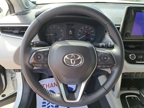 Certified 2024 Toyota Corolla Cross LE image 18