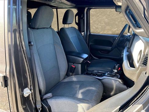 Used 2024 Jeep Wrangler Unlimited image 7