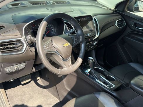 Used 2018 Chevrolet Equinox Premier FWD image 4
