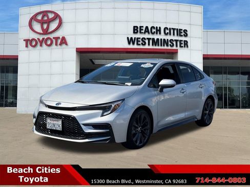Certified 2025 Toyota Corolla SE w/ SE Premium Package image 6